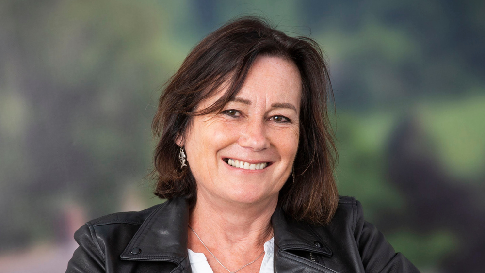 Dr Lucy Johnstone